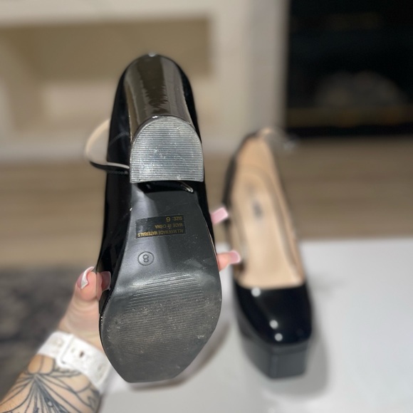 Fashion Nova Patent Leather Platform Heels. - Picture 4 of 4